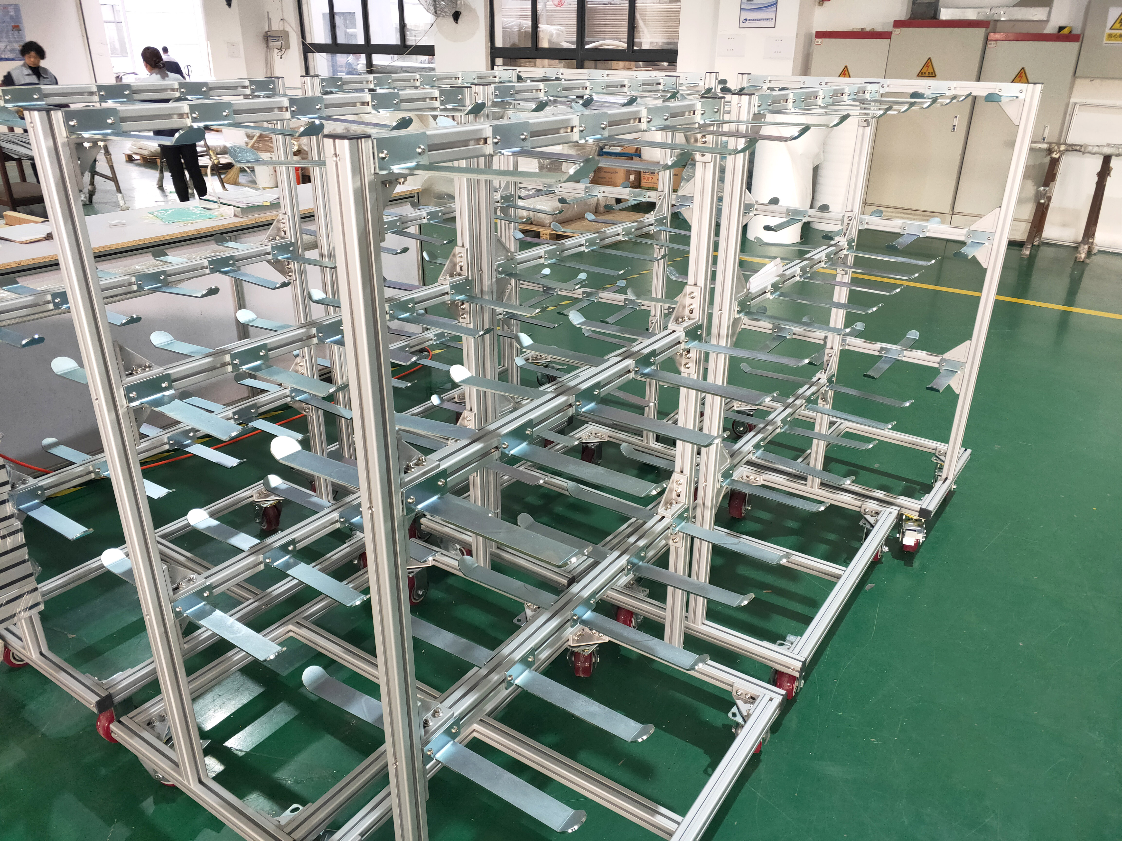 型材架屬于半成品，可變成各式成品